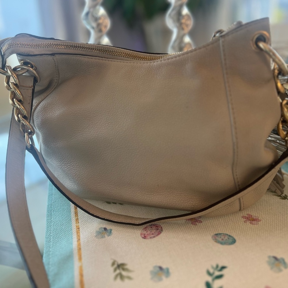 Michael Kors pebble leather off white shoulder bag - Picture 2 of 6